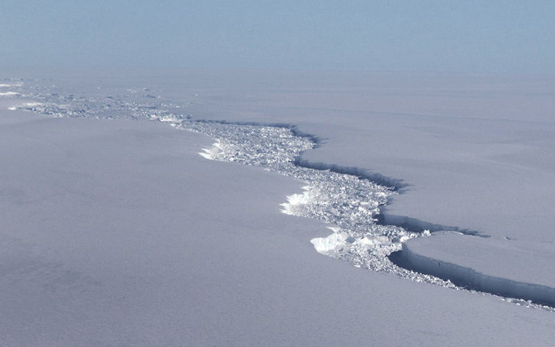 A Delaware-sized Antarctic Iceberg Has Broken Into the Ocean
