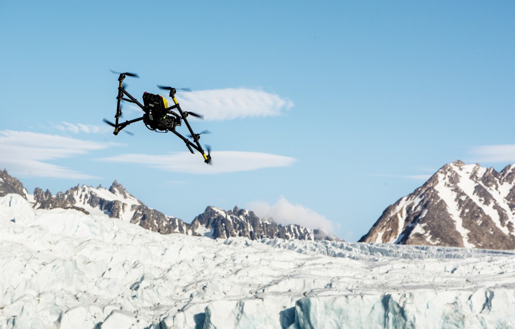 polar-bear-arctic-drone-research-intel