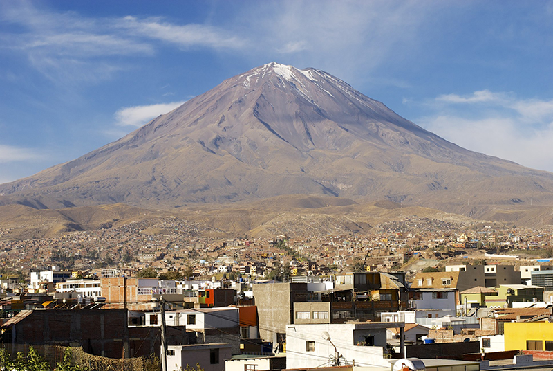El Misti, on the outskirts of Arequipa, is one of the many potentially active volcanoes in PerÃº. Wikimedia Commons.
