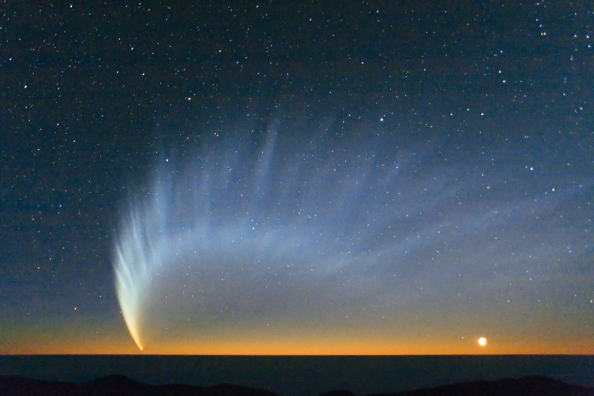 The Sun's Magnetic Influence Helps Shape a Comet's Tail